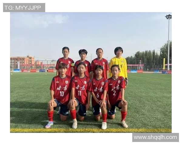 足球明星齐聚七匹狼合照展现团结与友谊的精彩瞬间