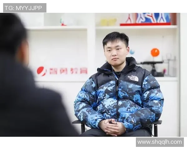 深圳足球队心理素质提升之路:聚焦团队协作与抗压能力的培养 深圳足球队心理素质提升之路:聚焦团队协作与抗压能力的培养